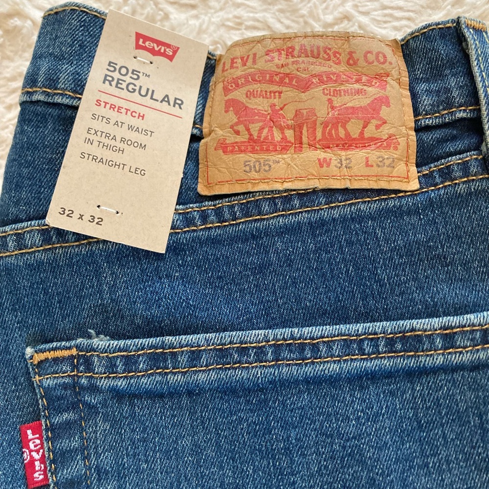NWT Levi's Men's 505 Regular Stretch Jeans  Size 32 x 32
